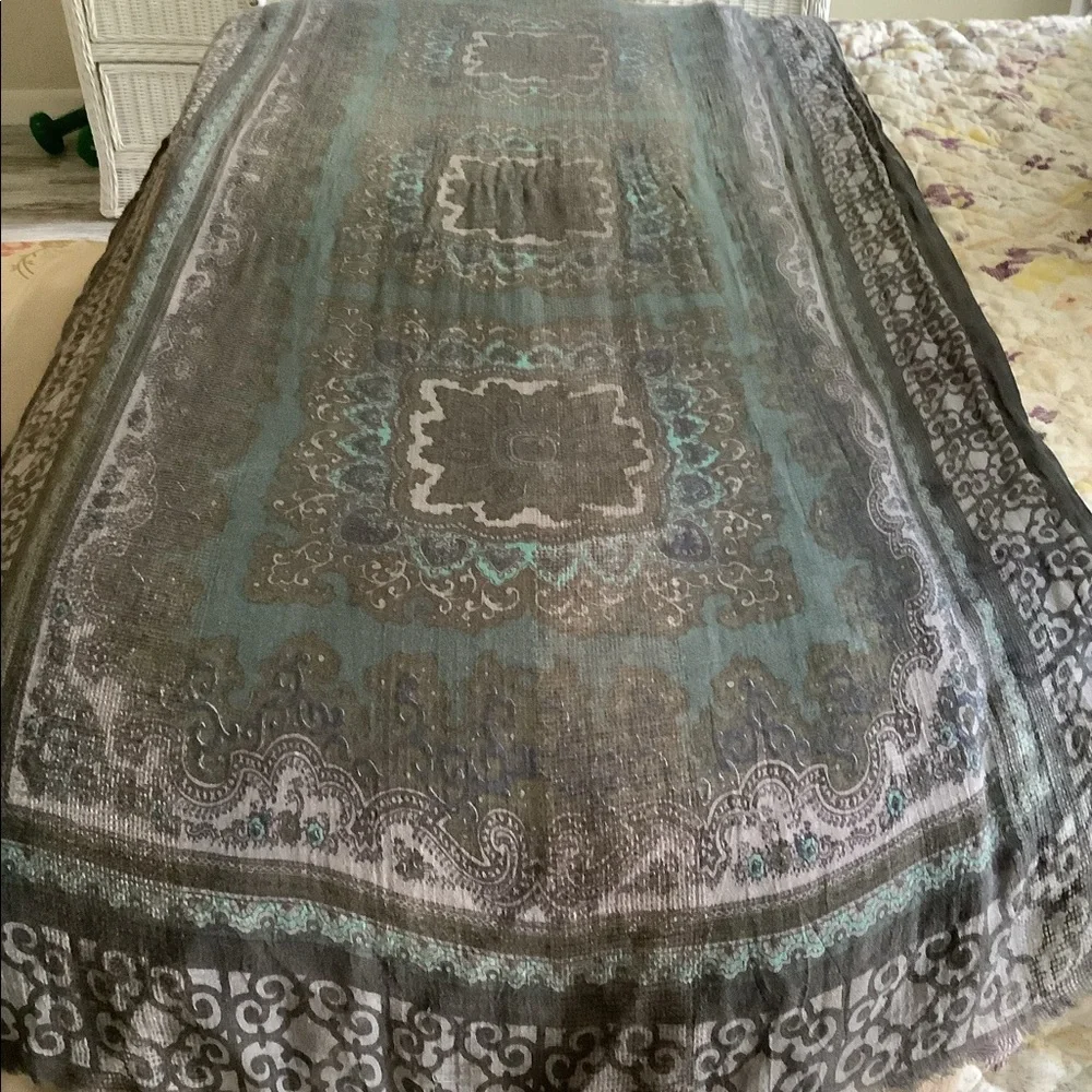 Sarong wrap scarf coverup. Grey fringe OS 💐versatility good condition 🍷